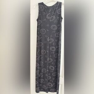 Long dress with detail flowers